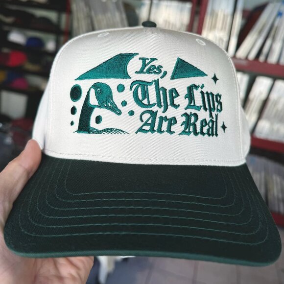 Funny "Yes, The Lips Are Real" Novelty Hat Duck Graphic White Green Snapback cap - Picture 1 of 1